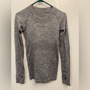 Lightly used Swiftly Tech Long Sleeve Shirt 2.0
 Gray size 4